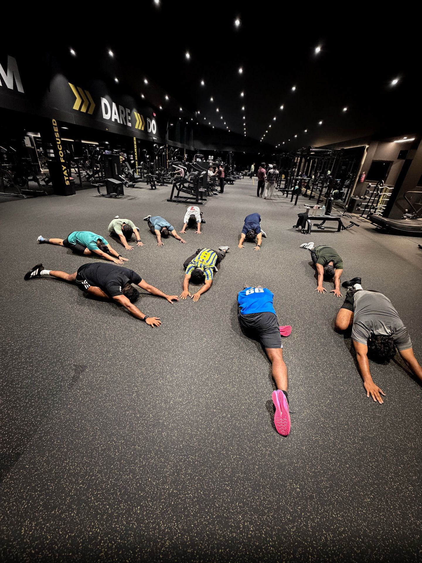 Floor conditioning circuit